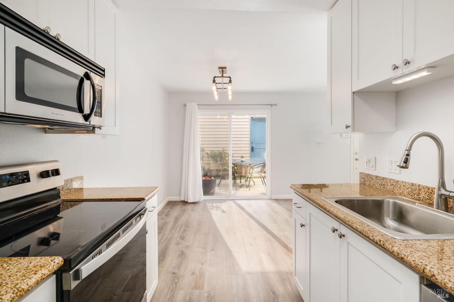 1618 Yardley Street Santa Rosa CA 95403