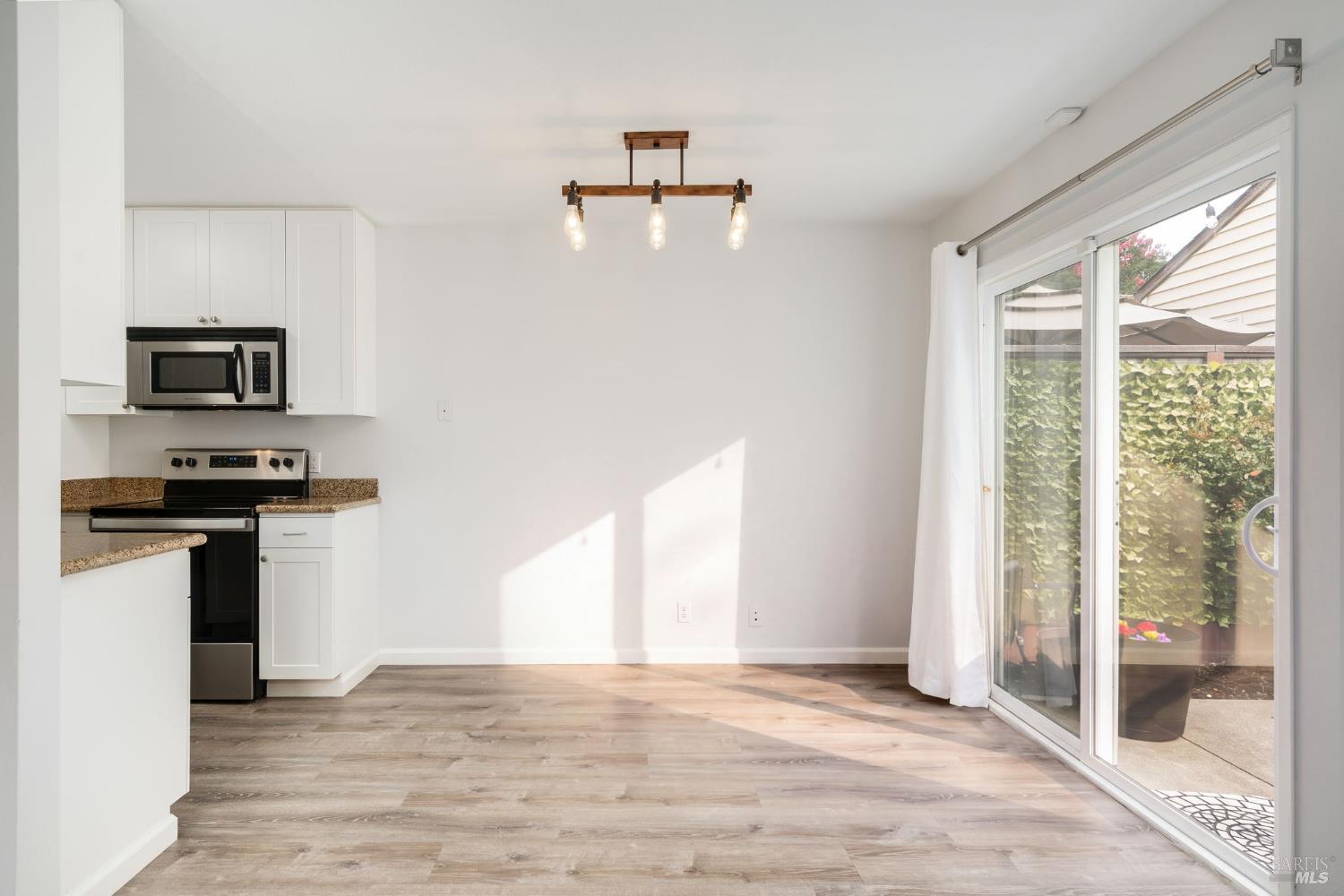 1618 Yardley Street Santa Rosa CA 95403