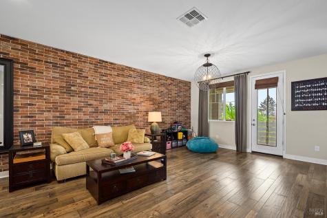 228 Johnson Street Windsor CA 95492