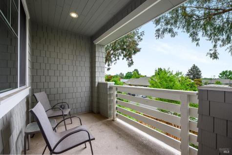 228 Johnson Street Windsor CA 95492