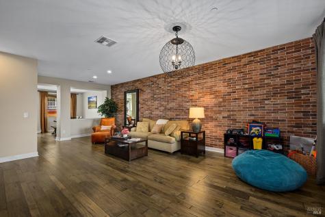 228 Johnson Street Windsor CA 95492