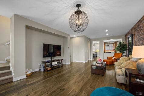 228 Johnson Street Windsor CA 95492