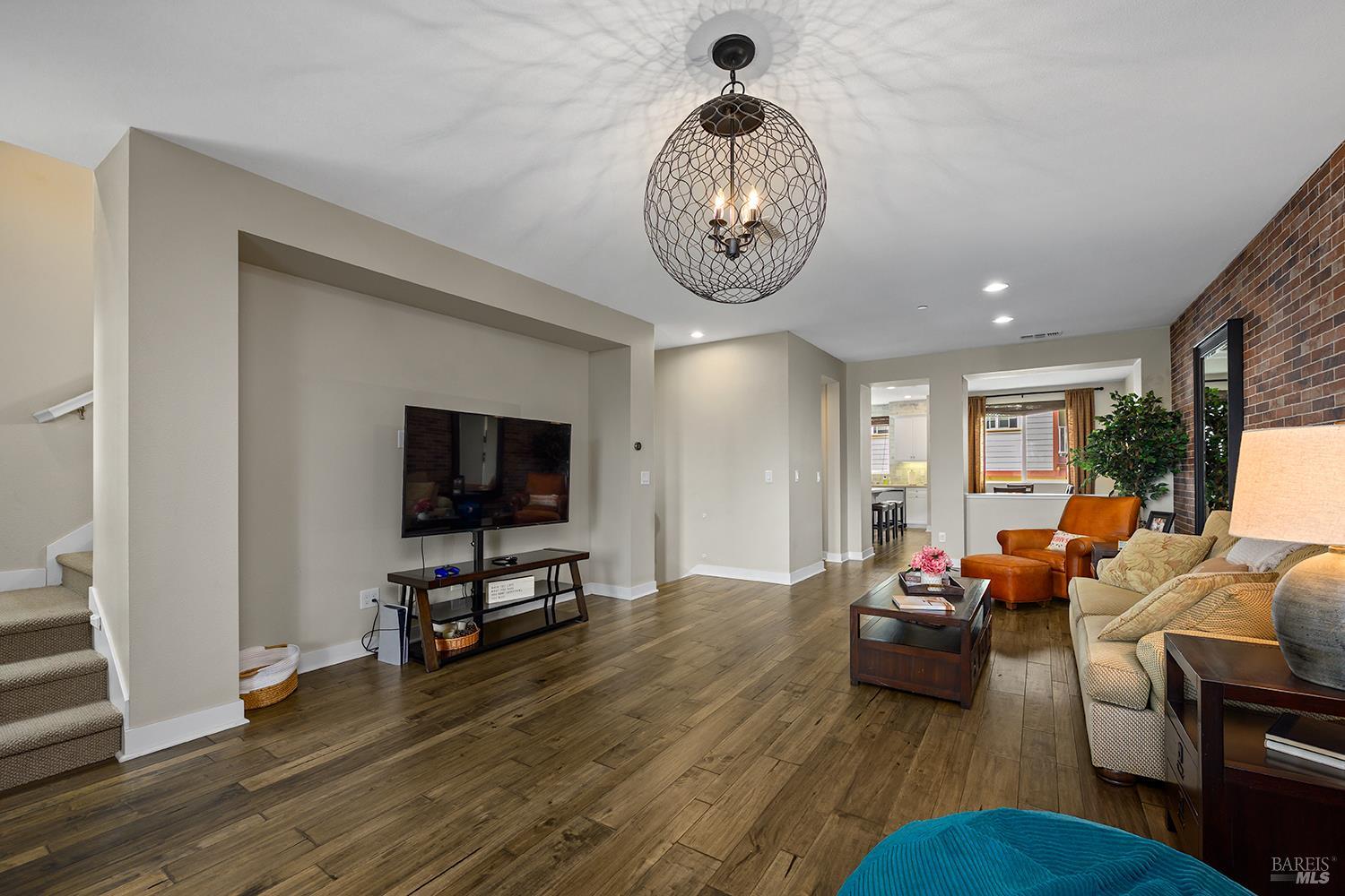 228 Johnson Street Windsor CA 95492