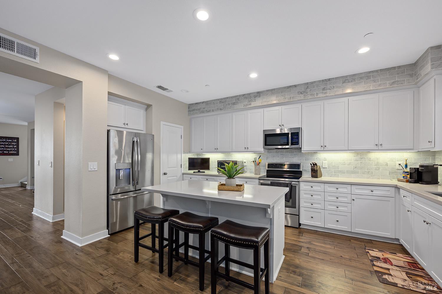 228 Johnson Street Windsor CA 95492