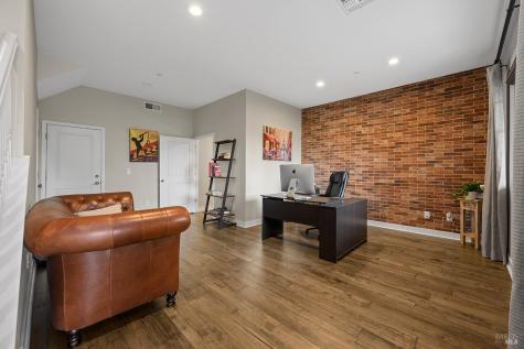 228 Johnson Street Windsor CA 95492