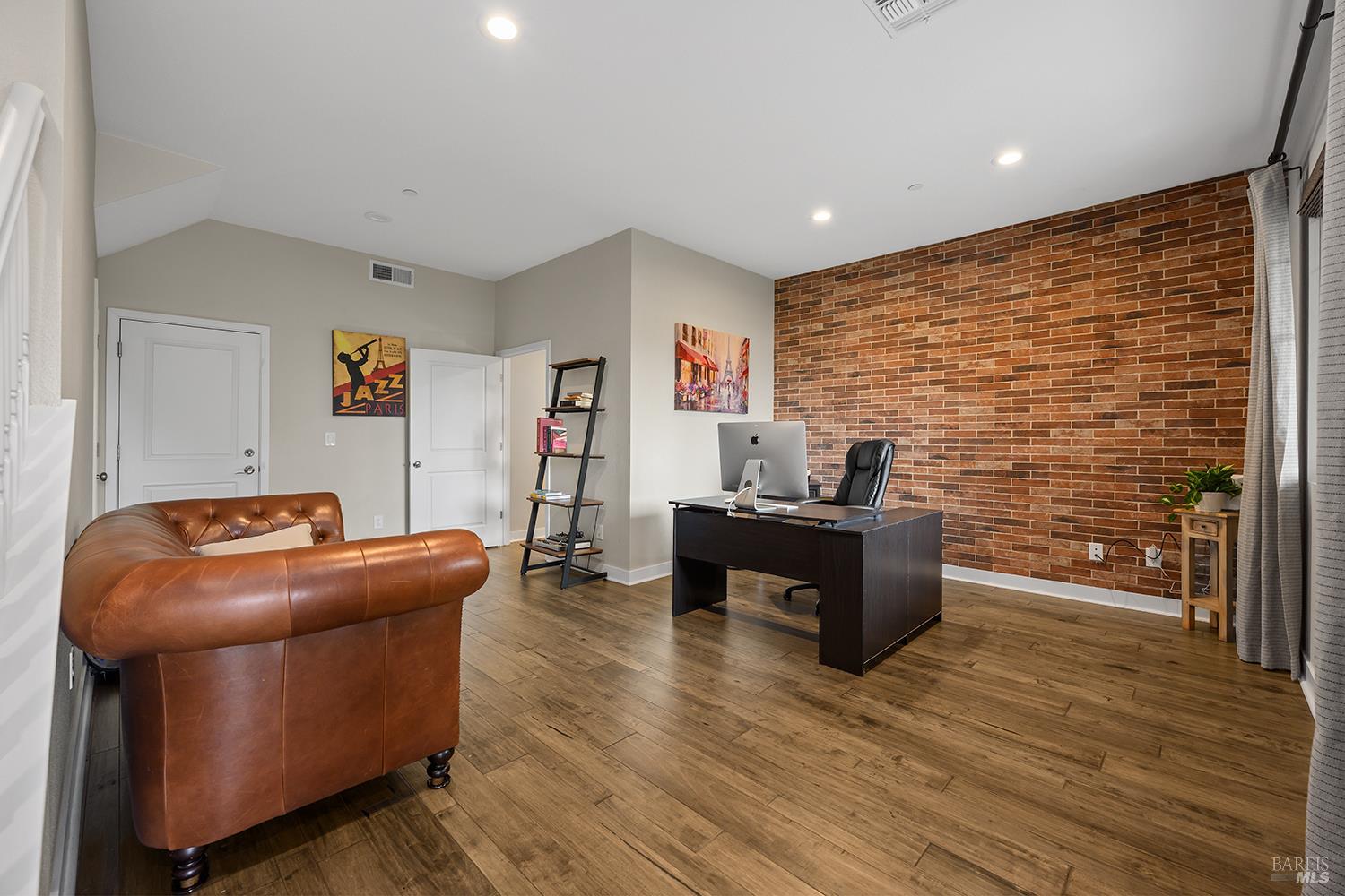 228 Johnson Street Windsor CA 95492