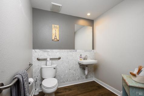 228 Johnson Street Windsor CA 95492