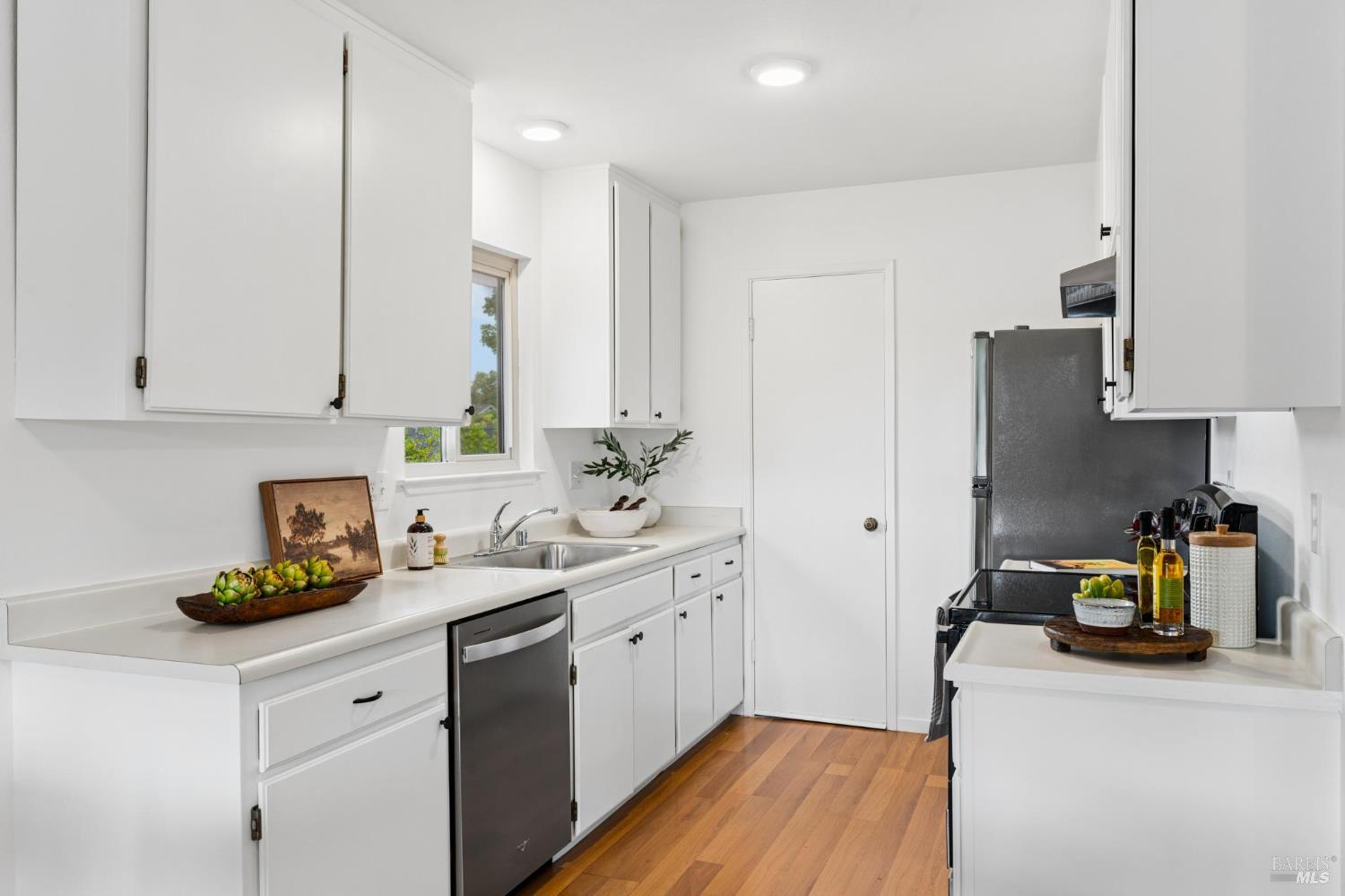 836 W Spain Street Sonoma CA 95476