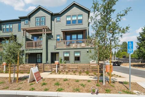 209 Pippin Court Sebastopol CA 95407