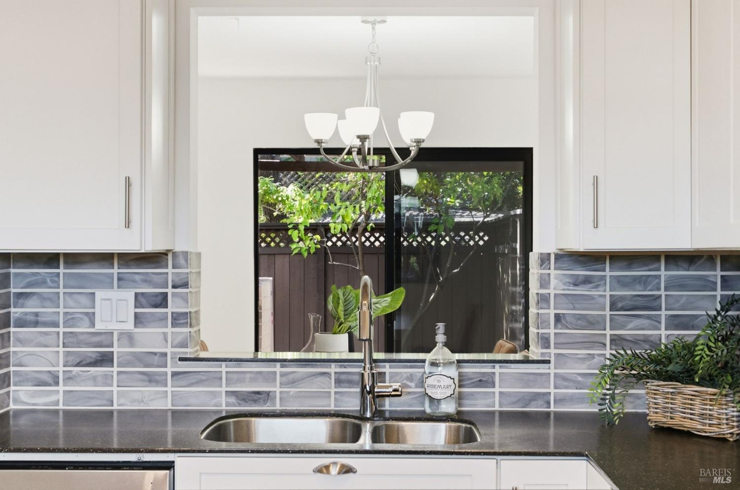 204 Sylvia Way San Rafael CA 94903