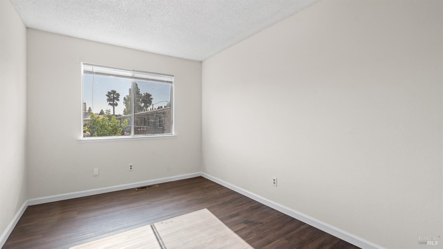1910 Grande Circle Fairfield CA 94533