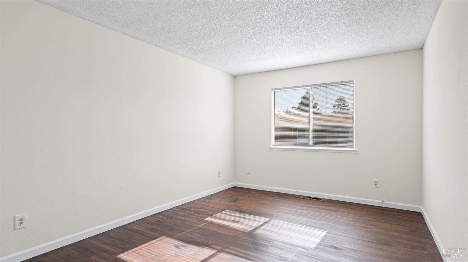 1910 Grande Circle Fairfield CA 94533