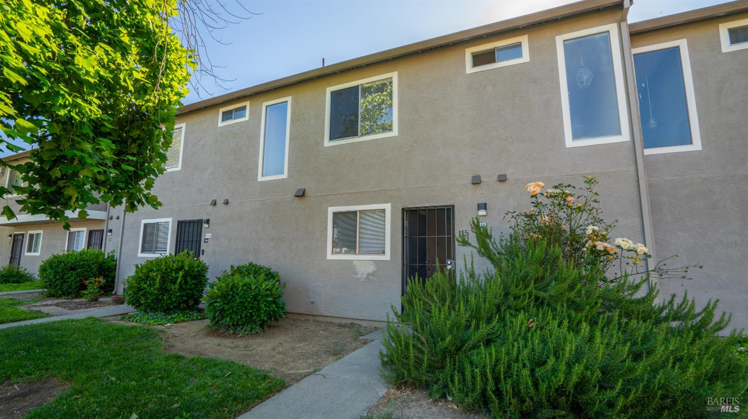 1910 Grande Circle Fairfield CA 94533