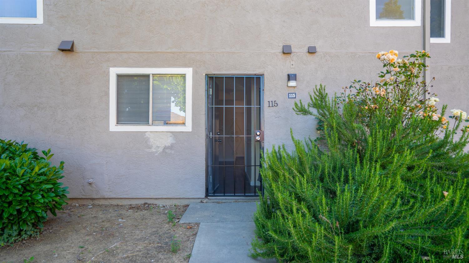 1910 Grande Circle Fairfield CA 94533