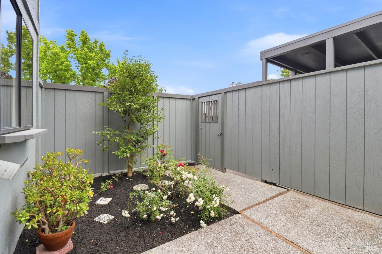 318 Sylvia Way San Rafael CA 94903