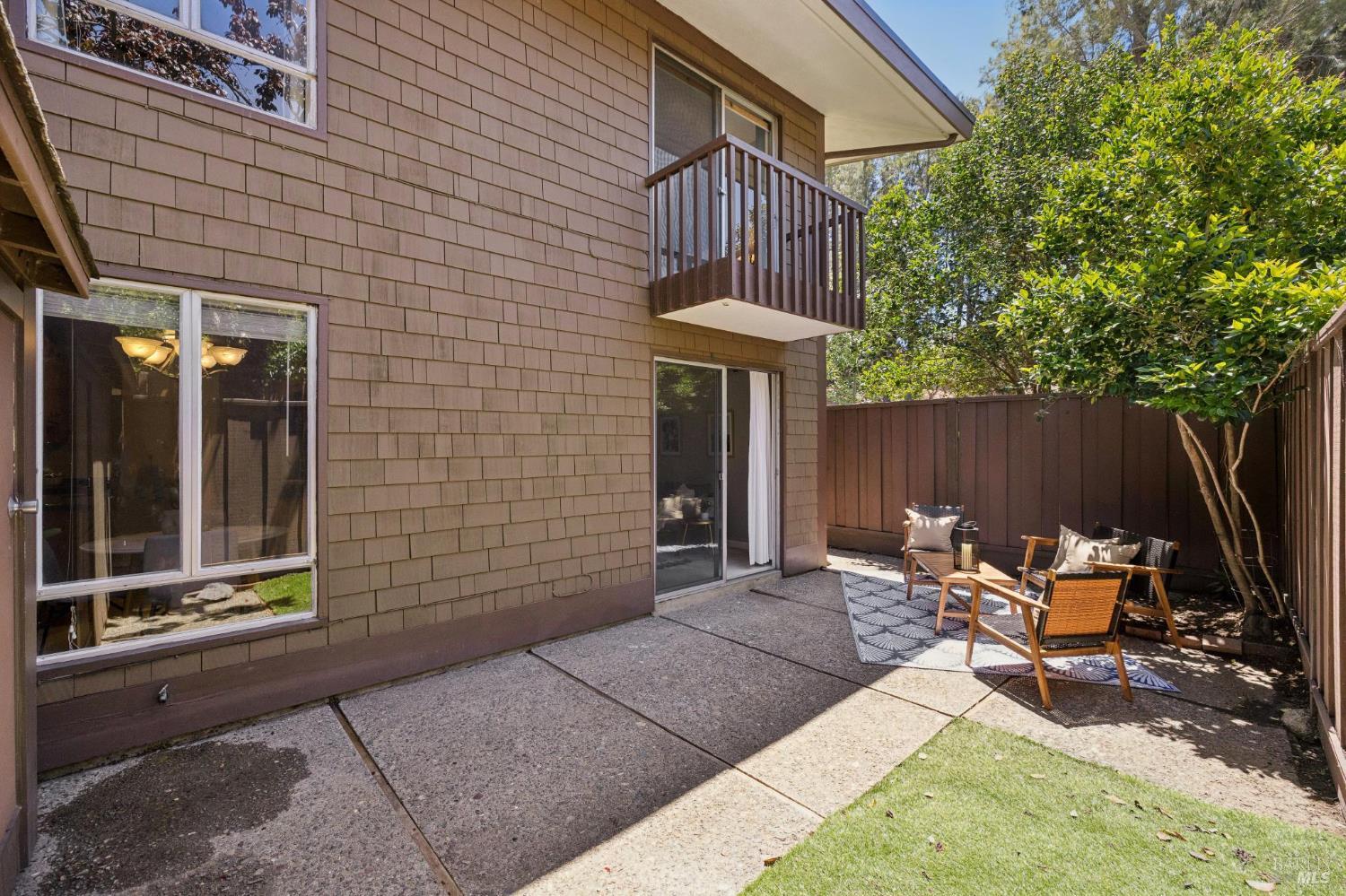 136 Surrey Lane San Rafael CA 94903
