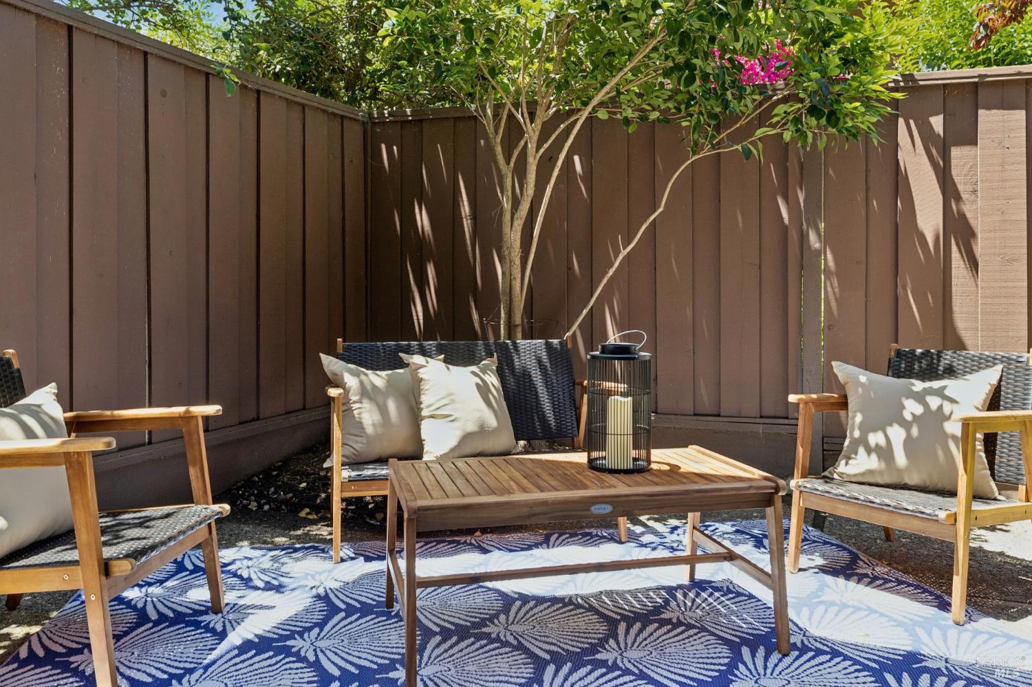 136 Surrey Lane San Rafael CA 94903