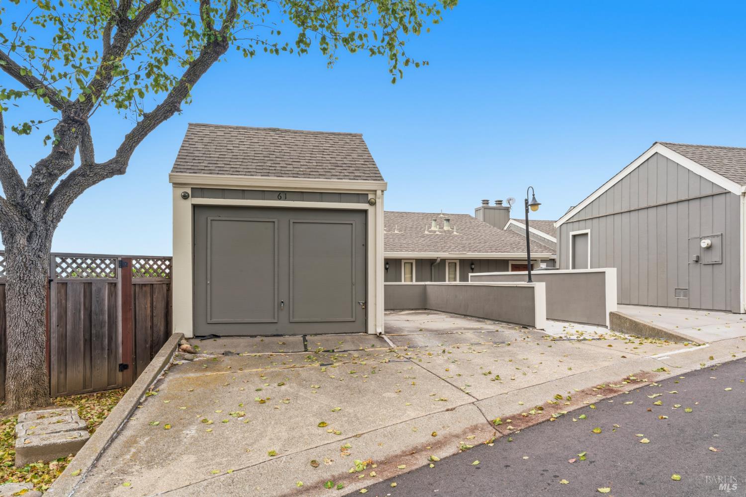 61 Anair Way Oakland CA 94605