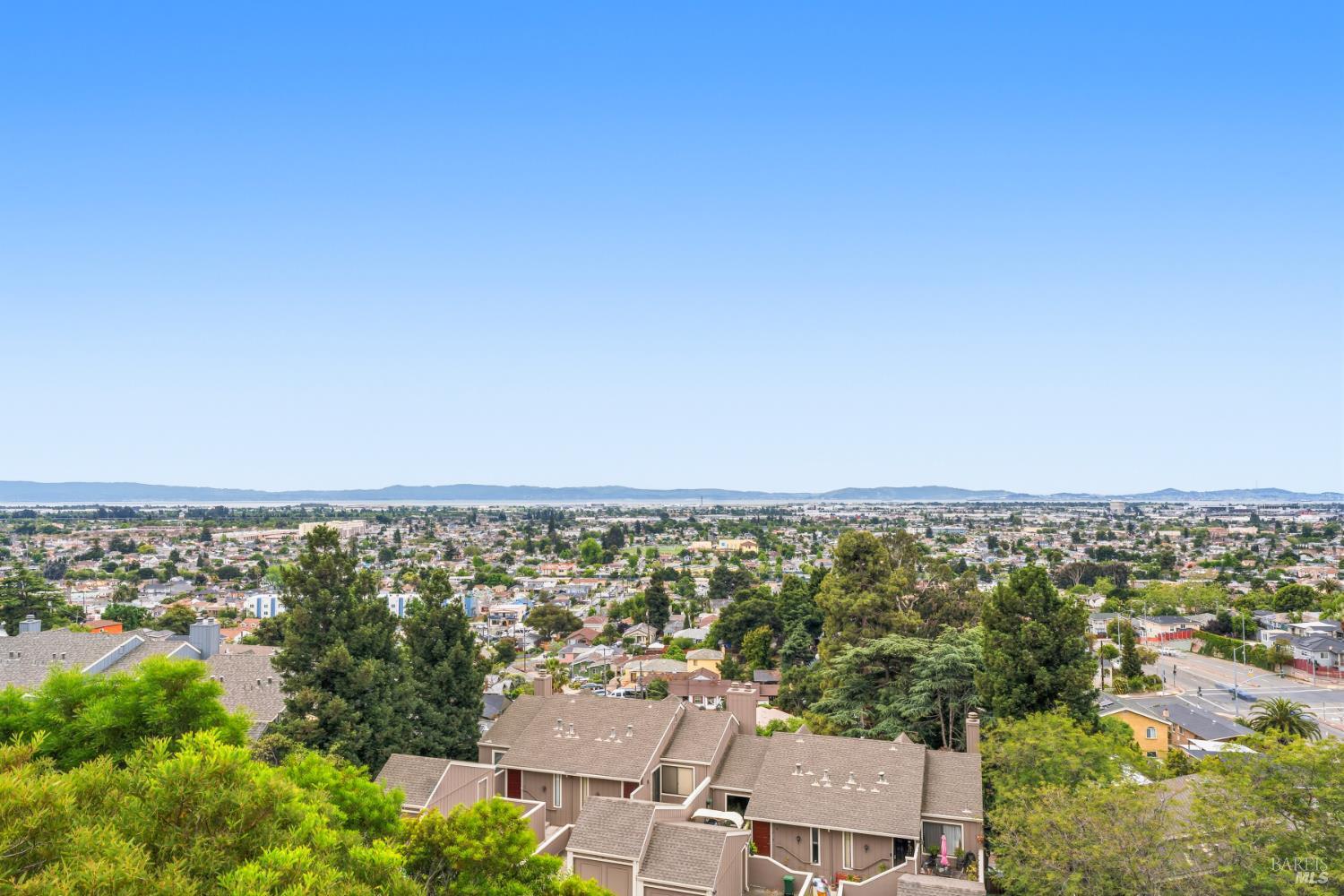 61 Anair Way Oakland CA 94605