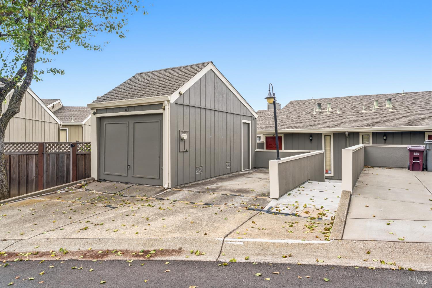 61 Anair Way Oakland CA 94605