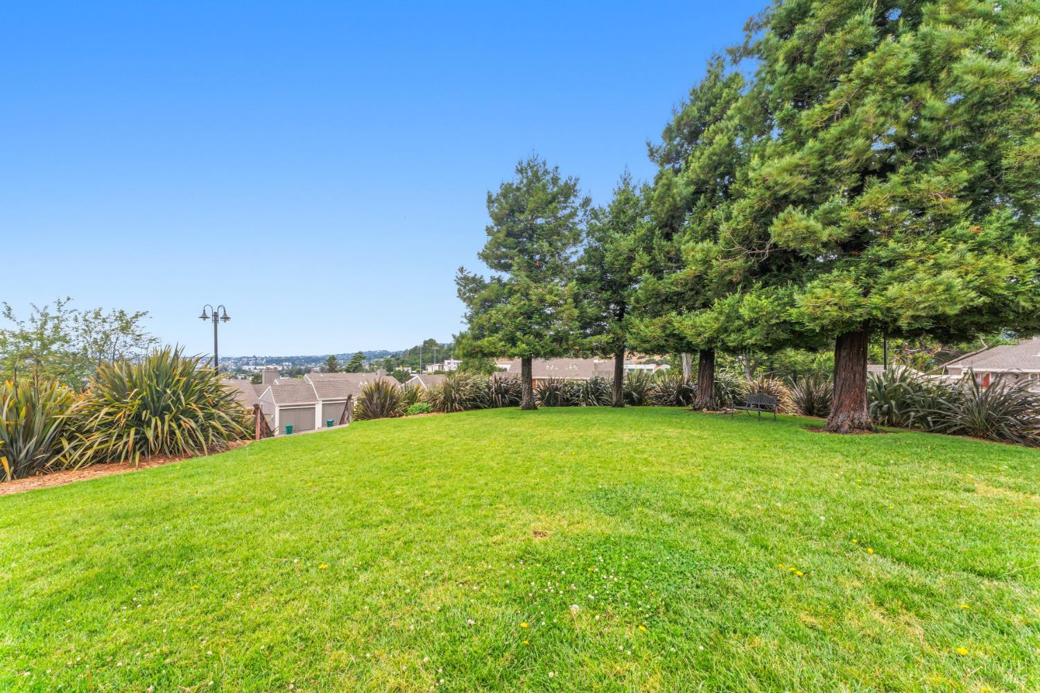 61 Anair Way Oakland CA 94605