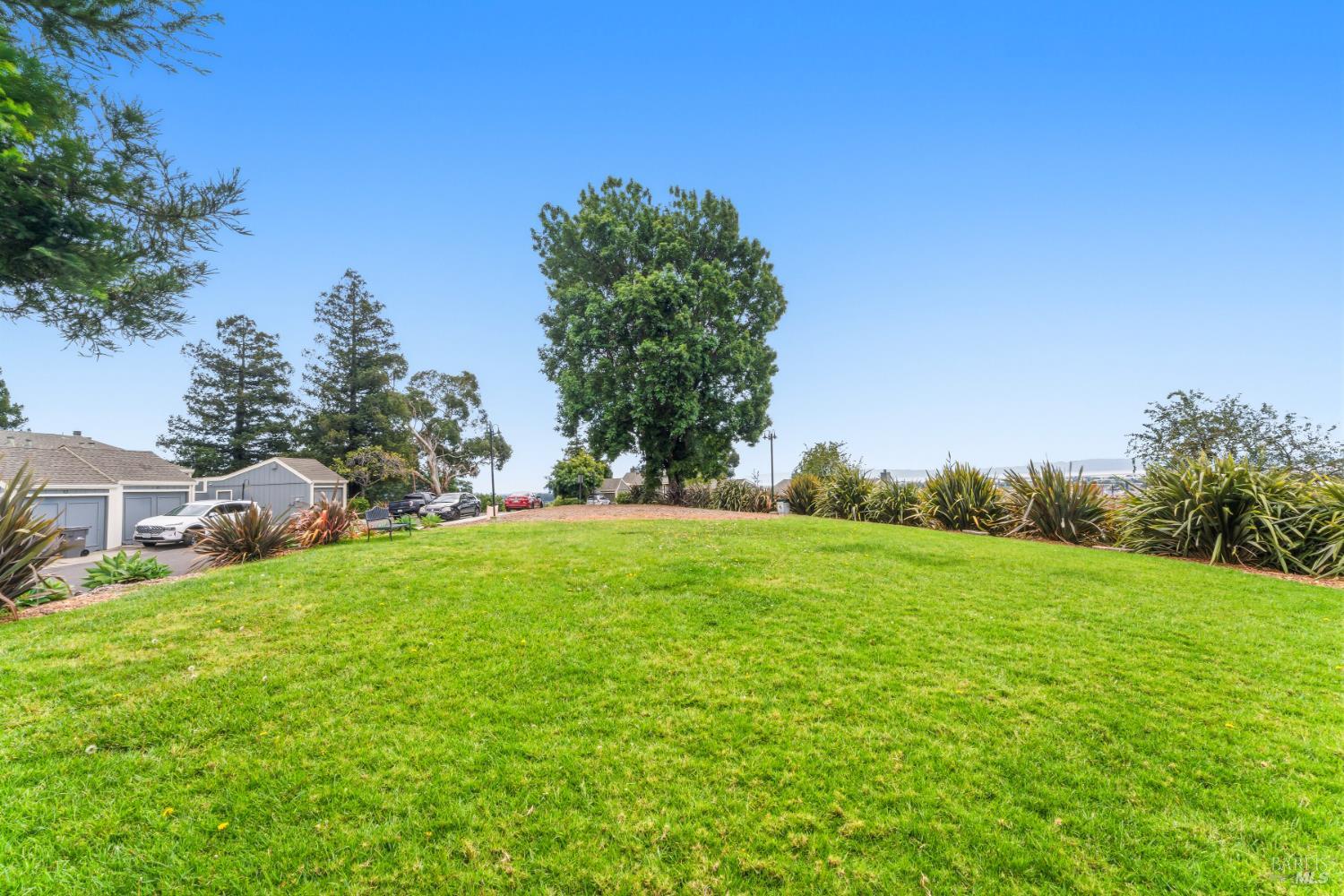 61 Anair Way Oakland CA 94605