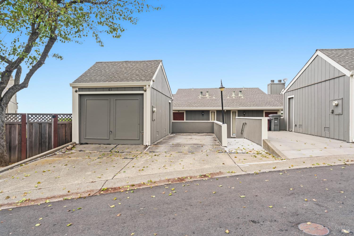 61 Anair Way Oakland CA 94605