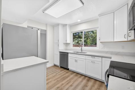 4601 Harbor Lane Rohnert Park CA 94928