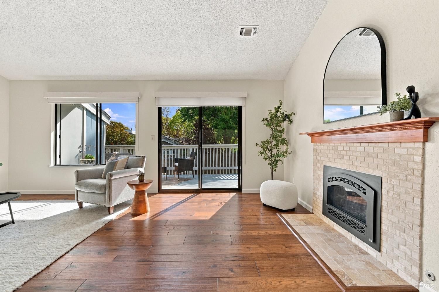 331 E T Street Benicia CA 94510