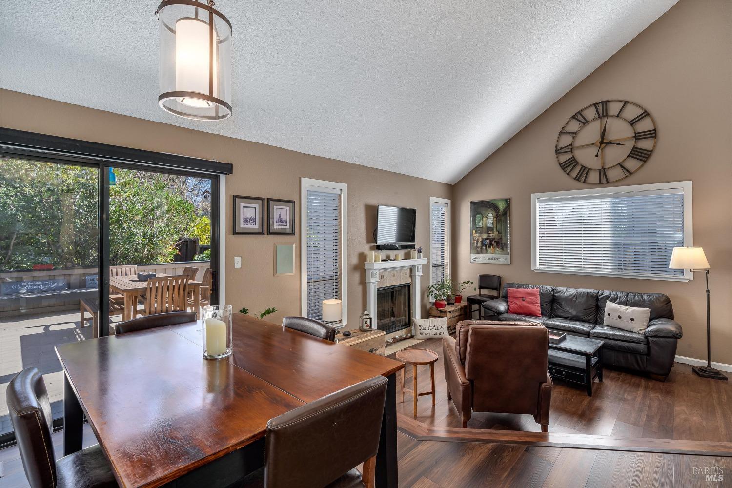 1927 Oak Circle Yountville CA 94599