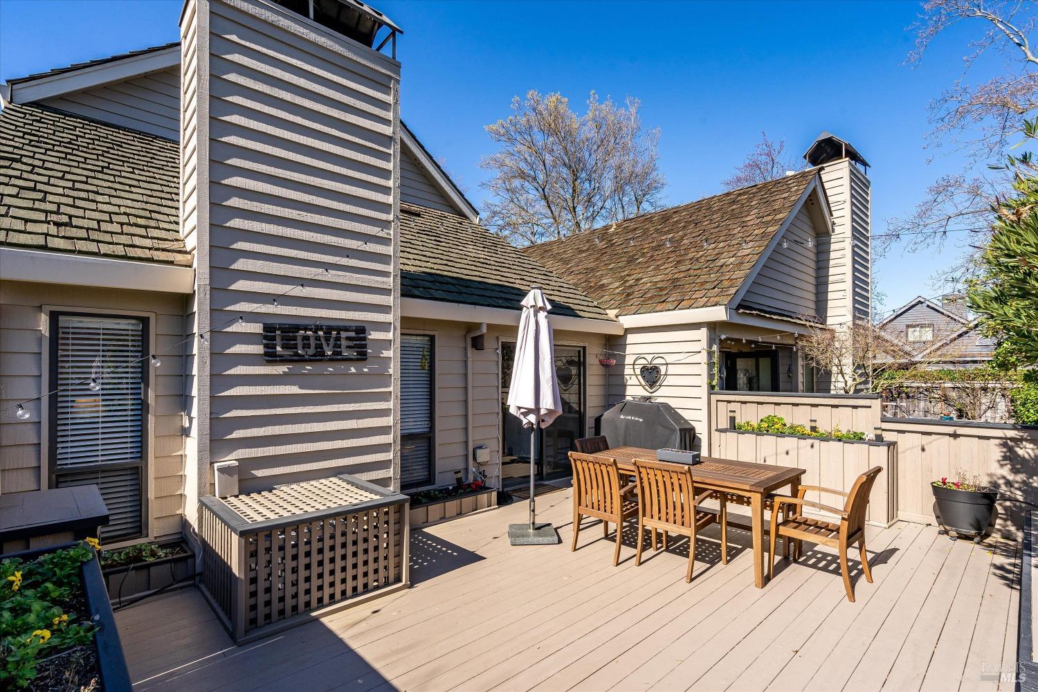 1927 Oak Circle Yountville CA 94599