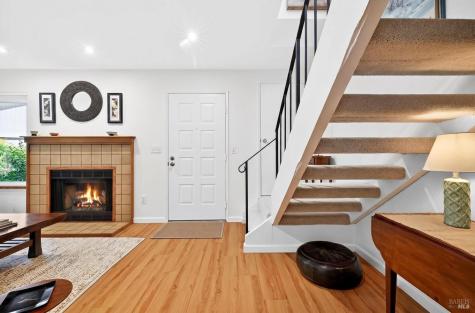 1428 Gold Way Rohnert Park CA 94928