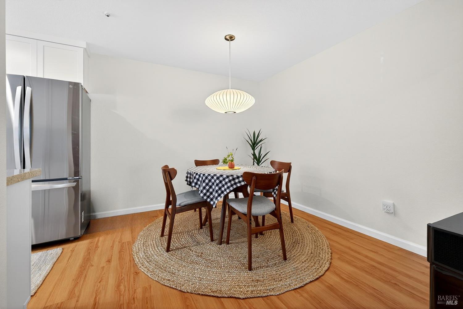 1428 Gold Way Rohnert Park CA 94928