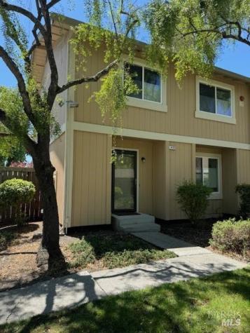 1428 Gold Way Rohnert Park CA 94928