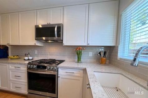 1428 Gold Way Rohnert Park CA 94928
