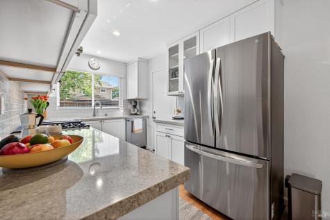 1428 Gold Way Rohnert Park CA 94928