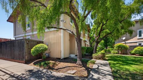 1428 Gold Way Rohnert Park CA 94928