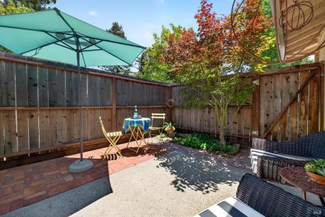 1428 Gold Way Rohnert Park CA 94928