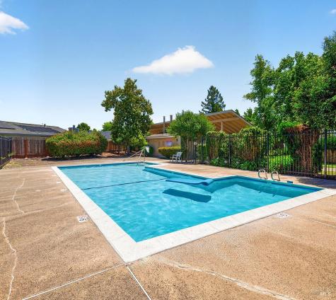 1428 Gold Way Rohnert Park CA 94928