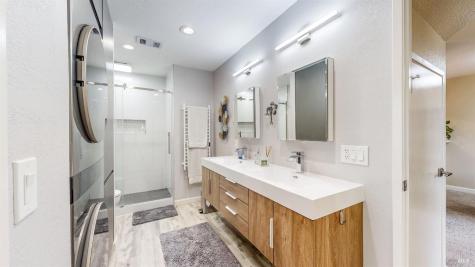 2403 Woodlake Drive Santa Rosa CA 95405