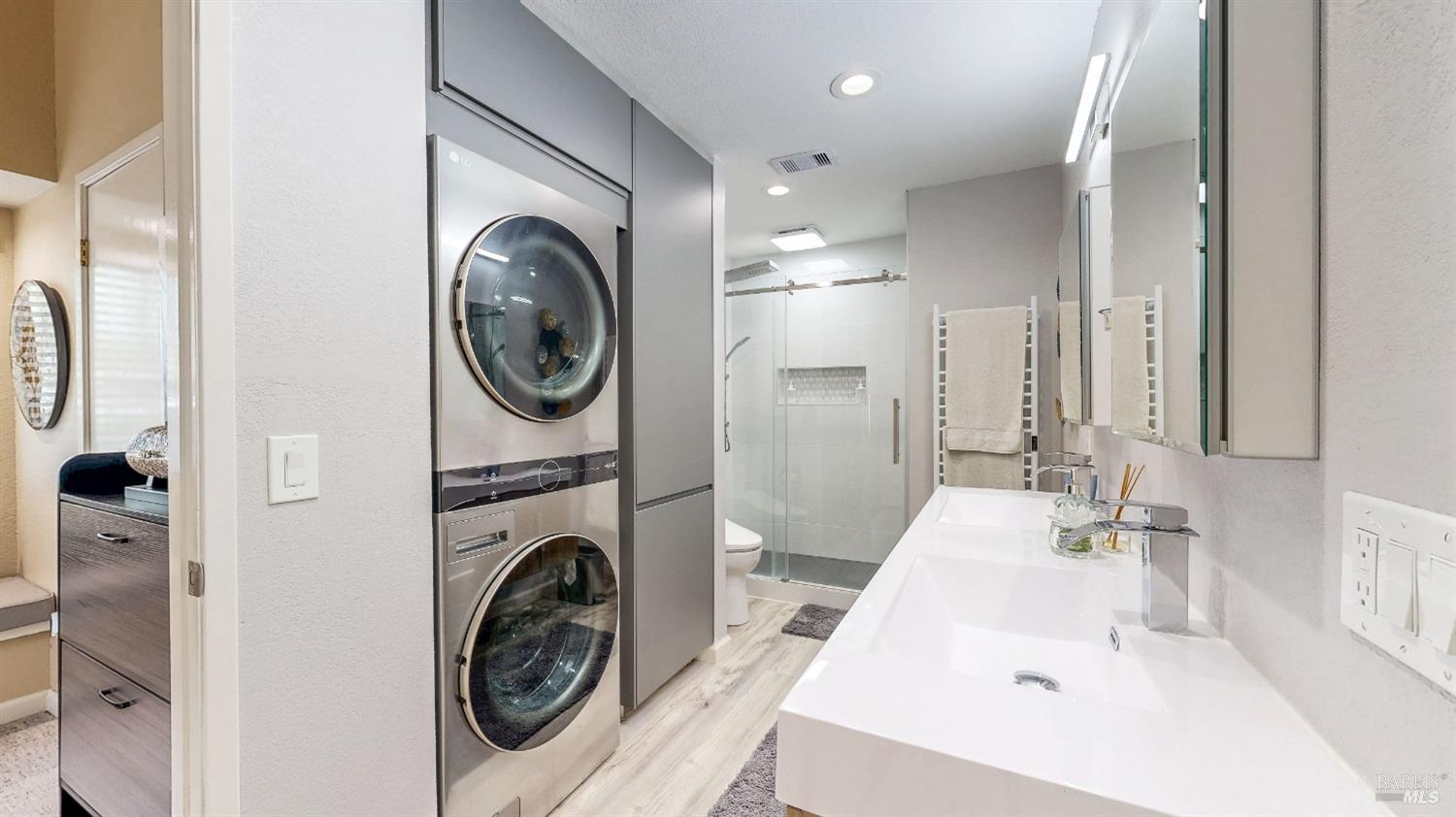 2403 Woodlake Drive Santa Rosa CA 95405