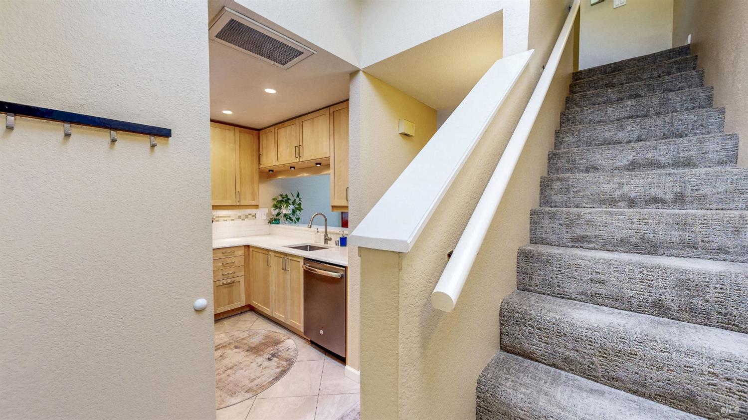 2403 Woodlake Drive Santa Rosa CA 95405