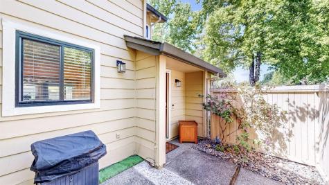 2403 Woodlake Drive Santa Rosa CA 95405