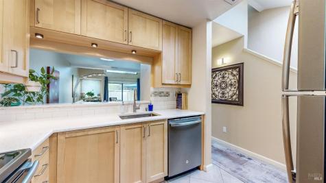 2403 Woodlake Drive Santa Rosa CA 95405
