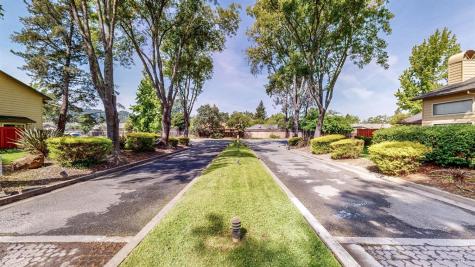 2403 Woodlake Drive Santa Rosa CA 95405