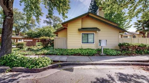 2403 Woodlake Drive Santa Rosa CA 95405