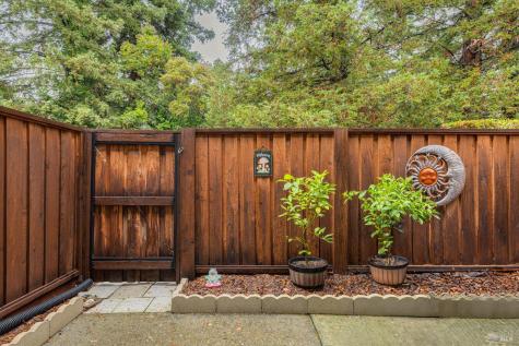 668 Racquet Club Drive Rohnert Park CA 94928