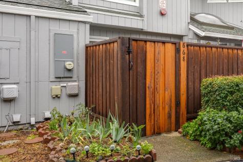 668 Racquet Club Drive Rohnert Park CA 94928