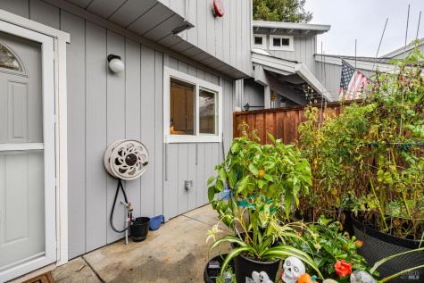 668 Racquet Club Drive Rohnert Park CA 94928