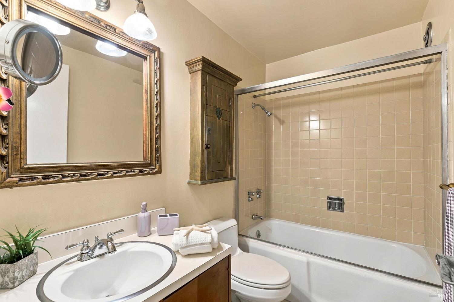 54 Surrey Lane San Rafael CA 94903